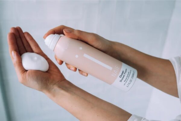 NAIF Sprchová pěna s vůní oceánu přírodní 200 ml G027 - Image 2